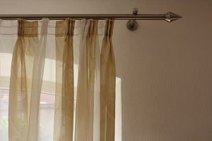 Gardinen, Gardinenstange, Vorhang, Fenster, Sonnenlicht